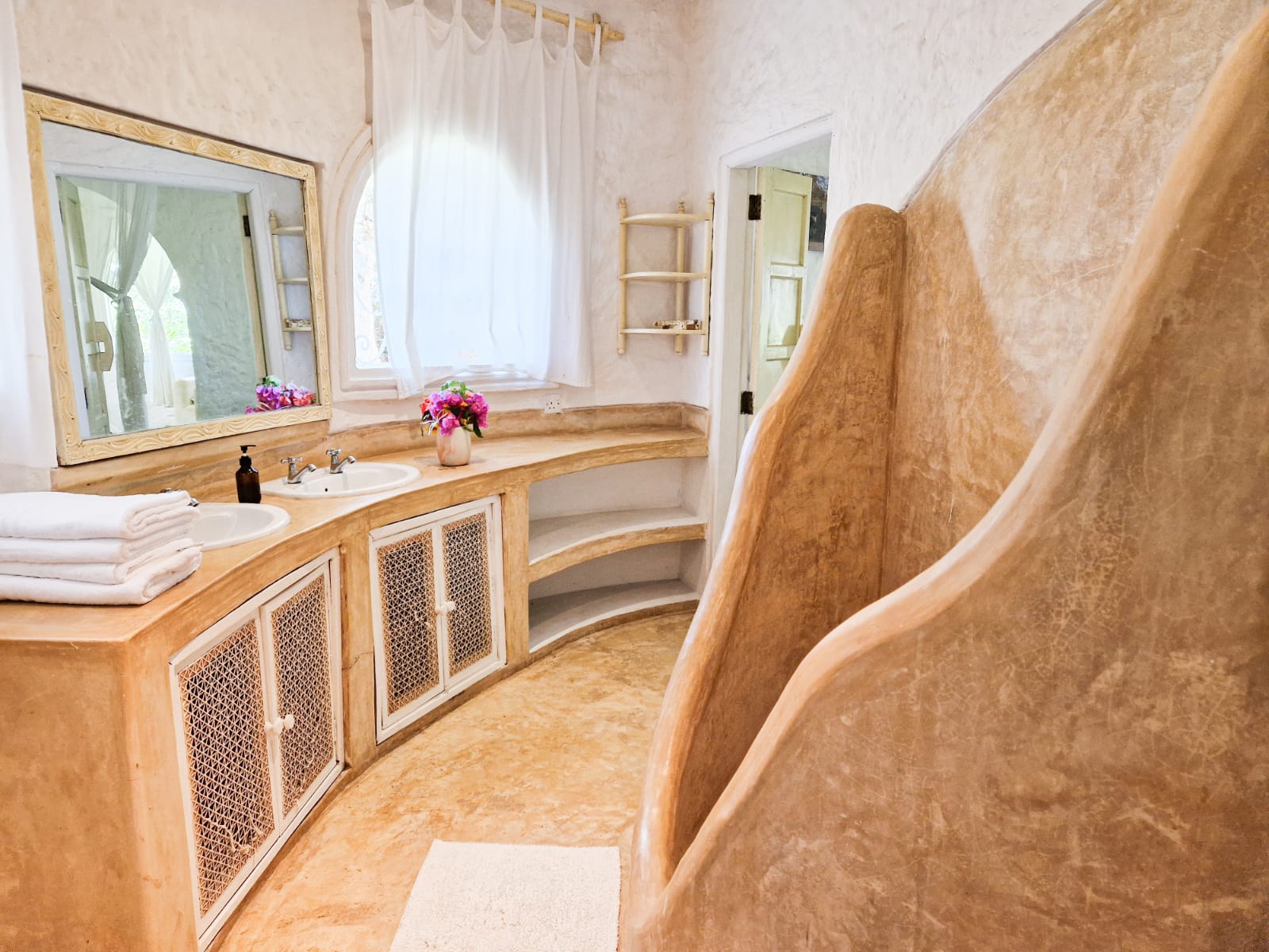 Bungalow Bathroom